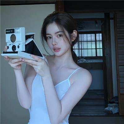 院子里的女人